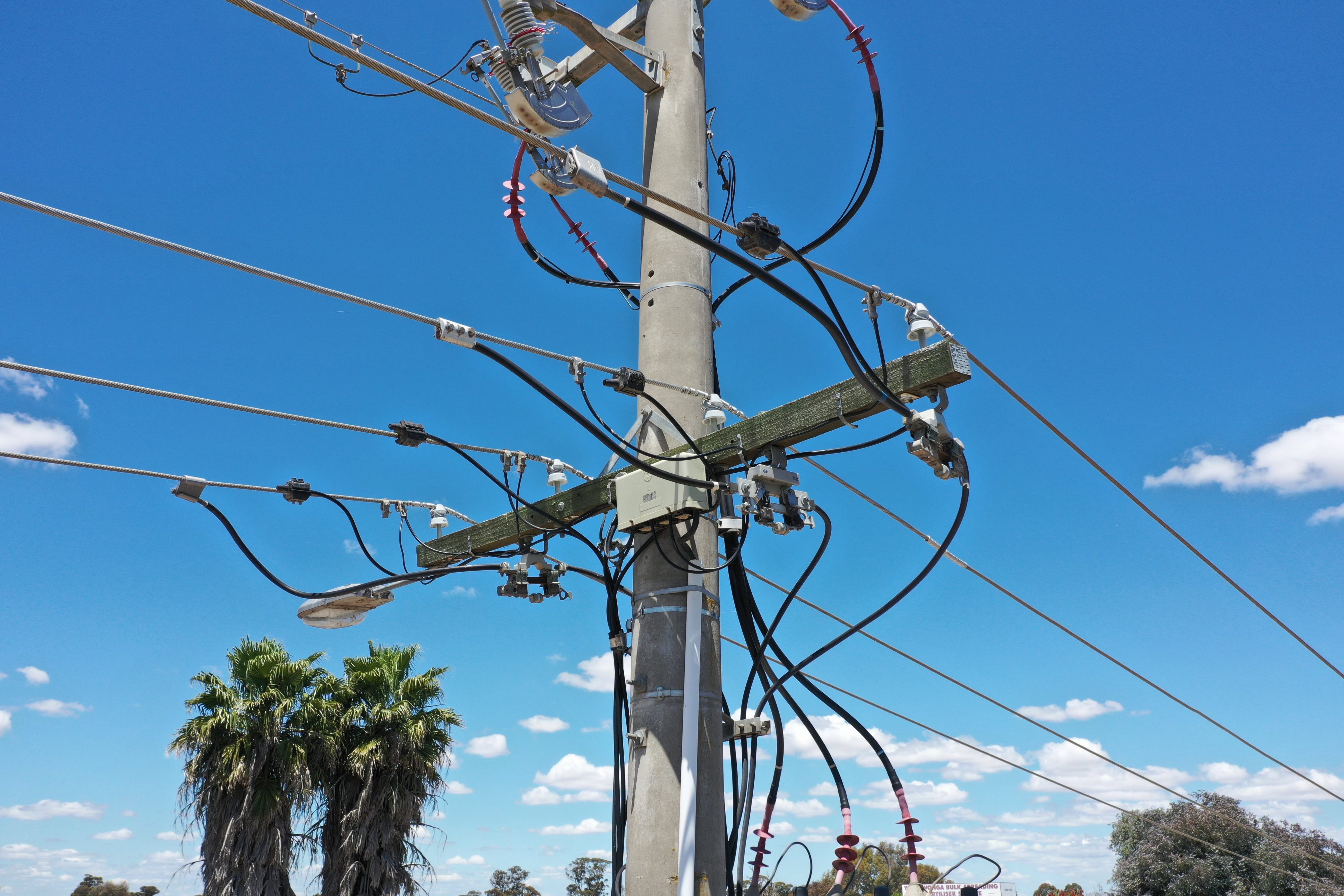 DISTRIBUTION POLE INSPECTIONS